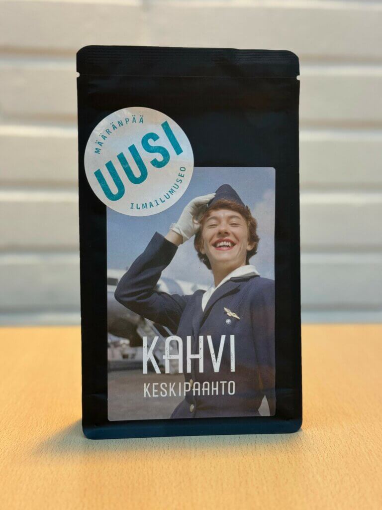 Uusi Ilmailumuseo -tukisarjan kahvipaketti, keskipaahtoinen kahvi.